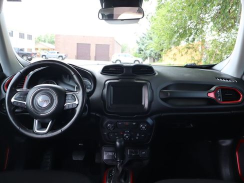 Used 2018 Jeep Renegade Trailhawk AWD/4WD image 16