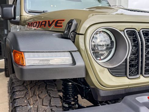 New 2026 Jeep Gladiator Mojave image 4