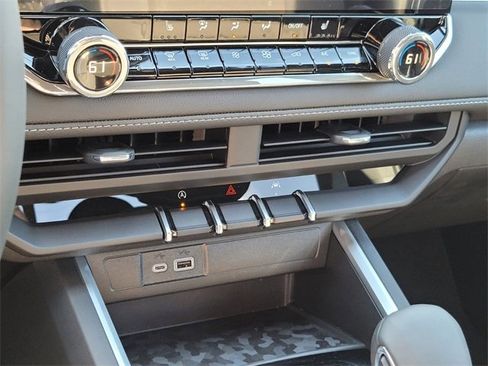 New 2025 Chevrolet Colorado LT image 25