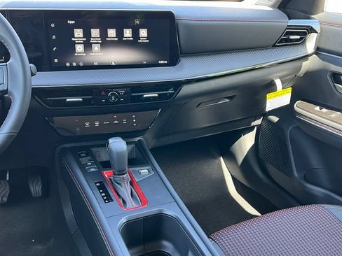New 2026 Nissan Kicks SR AWD/4WD image 31