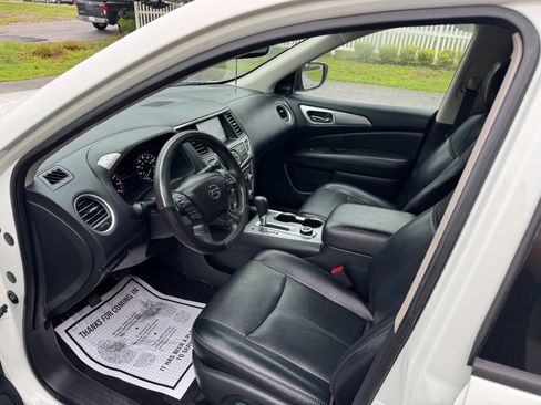 Used 2020 Nissan Pathfinder SL AWD/4WD image 9