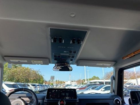 Used 2024 INEOS Grenadier Fieldmaster Edition image 31