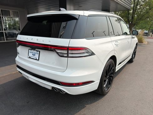 Used 2025 Lincoln Aviator Reserve w/ Equipment Group 201A AWD/4WD image 12