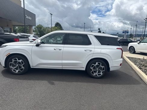 Used 2022 Hyundai Palisade Calligraphy w/ Cargo Package FWD image 8