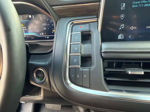 Used 2023 Chevrolet Suburban Z71 w/ Luxury Package AWD/4WD image 34