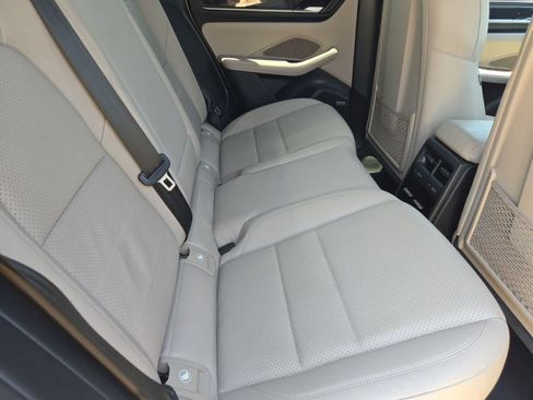 Used 2025 Porsche Macan 4 Electric AWD/4WD image 19