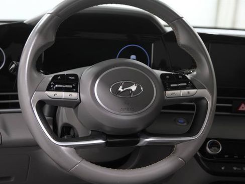 Used 2021 Hyundai Elantra SEL w/ Convenience + Premium Package FWD image 7