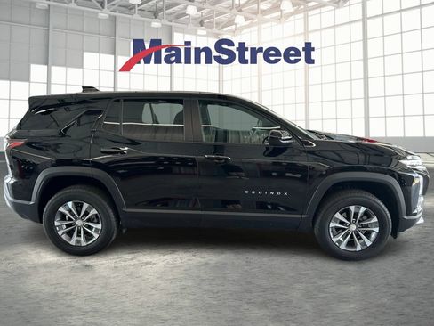 Used 2026 Chevrolet Equinox LT FWD image 6