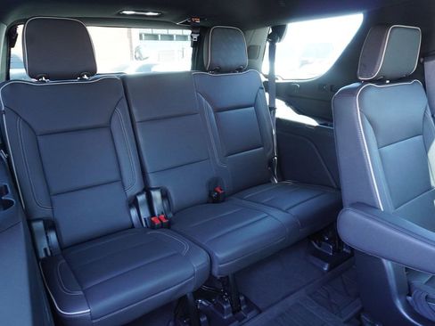 Used 2023 Chevrolet Tahoe Premier AWD/4WD image 10