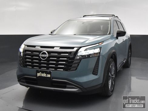Used 2026 Nissan Pathfinder Platinum w/ Cargo Package FWD image 46