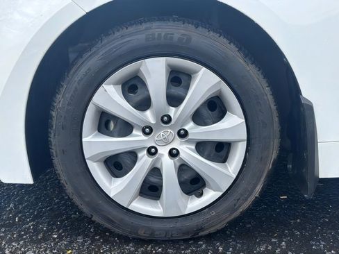 Used 2025 Toyota Corolla LE w/ Convenience Package AWD/4WD image 10