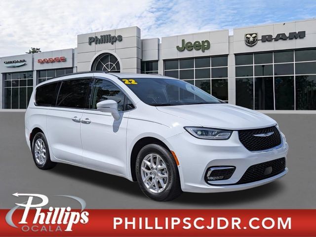 Certified 2022 Chrysler Pacifica Touring-L w/ Uconnect Theater Family Group FWD image 1