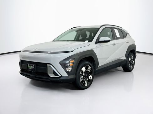 Used 2025 Hyundai Kona SEL AWD/4WD image 3