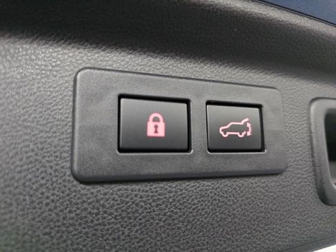 Used 2023 Subaru Forester Premium AWD/4WD image 18