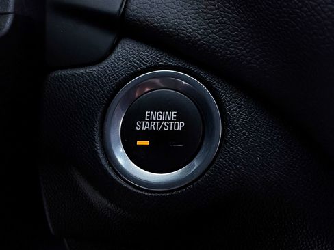 Used 2023 Chevrolet Equinox LT FWD image 20