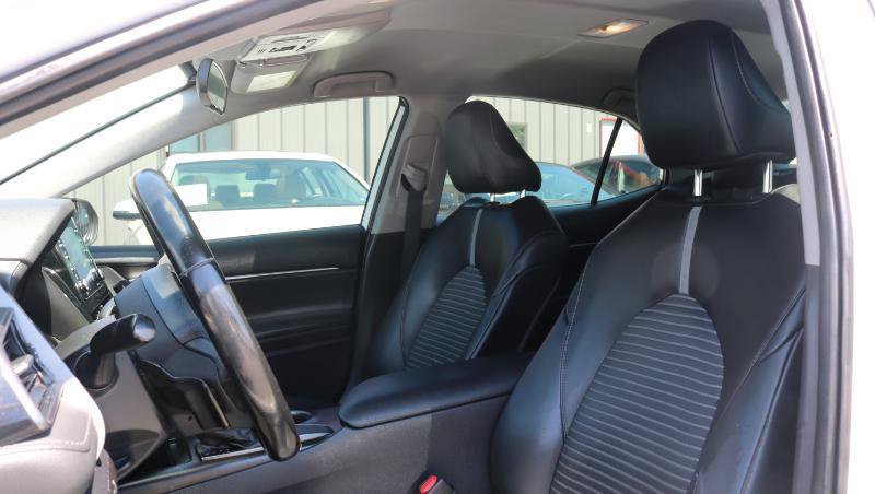 Used 2021 Toyota Camry SE FWD image 6