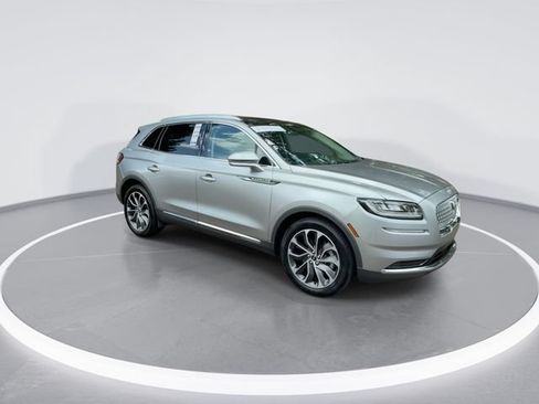 Used 2021 Lincoln Nautilus Reserve FWD image 2