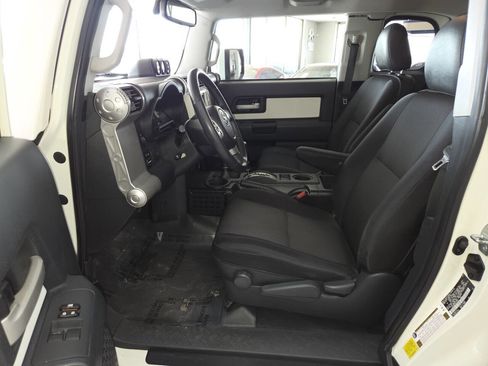 Used 2014 Toyota FJ Cruiser 4WD w/ Upgrade Package image 14
