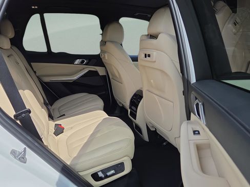 Used 2021 BMW X5 xDrive40i w/ M Sport Package image 20