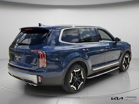 Certified 2024 Kia Telluride EX w/ EX Captain's Chair Package image 7