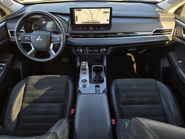 Used 2025 Mitsubishi Outlander SE AWD/4WD image 16