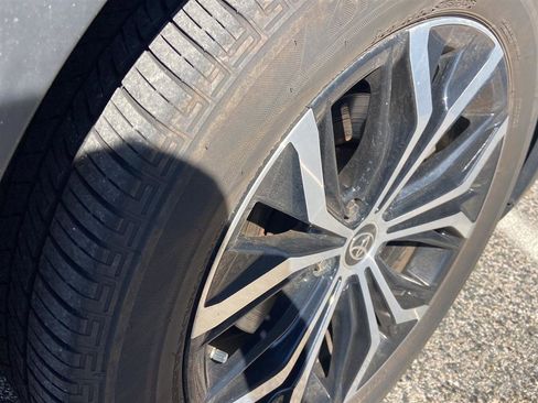 Used 2023 Toyota Crown XLE image 12