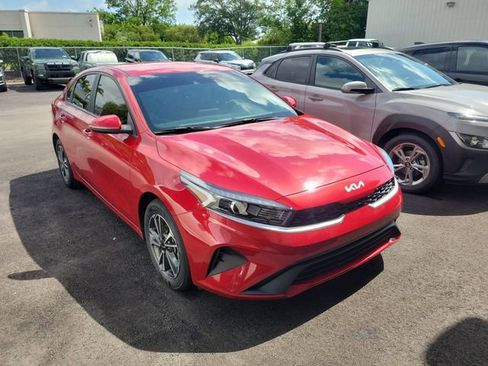 Used 2023 Kia Forte LXS w/ LXS Technology Package FWD image 1