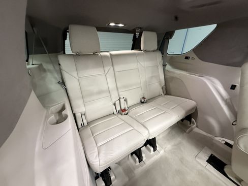 Used 2024 Cadillac Escalade Sport Platinum image 33