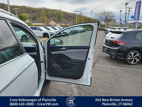 Used 2022 Volkswagen Taos SE w/ Driver Assistance Package image 44