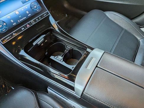 Used 2025 Mercedes-Benz C 300 Sedan image 12