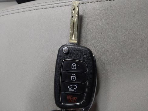 Used 2020 Hyundai Tucson SE FWD image 32