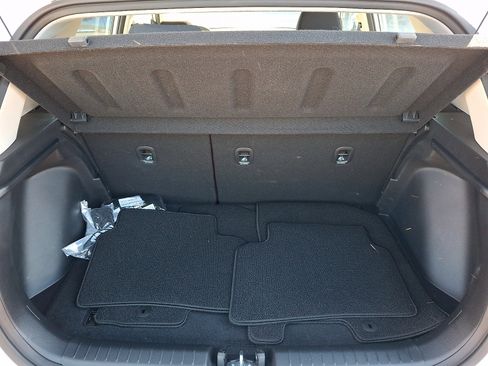 Certified 2025 Hyundai Venue SEL FWD image 29