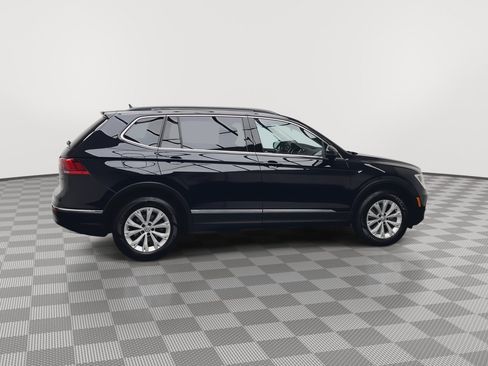 Used 2018 Volkswagen Tiguan SE w/ Panoramic Sunroof Package AWD/4WD image 39