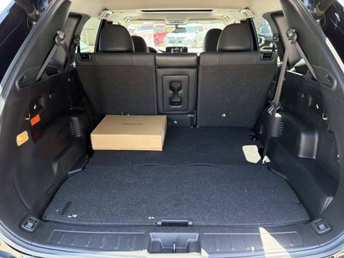 Used 2024 Mitsubishi Outlander 4WD Plug-In Hybrid image 5