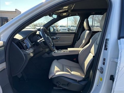 New 2026 Volvo XC90 B6 Ultra image 13