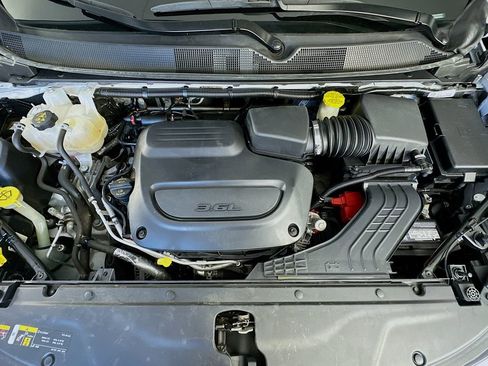 Used 2023 Chrysler Pacifica Touring-L FWD image 30