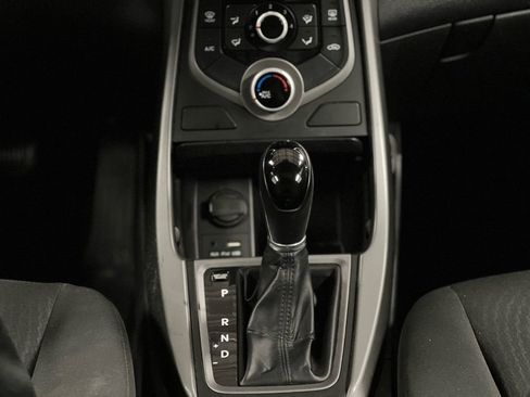 Used 2015 Hyundai Elantra SE w/ Option Group 03 image 24