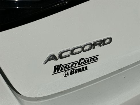 Used 2024 Honda Accord Touring image 11