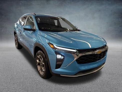 New 2026 Chevrolet Trax LT w/ Driver Confidence Package image 14