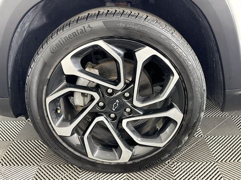 Used 2024 Chevrolet Trax RS w/ Driver Confidence Package FWD image 36