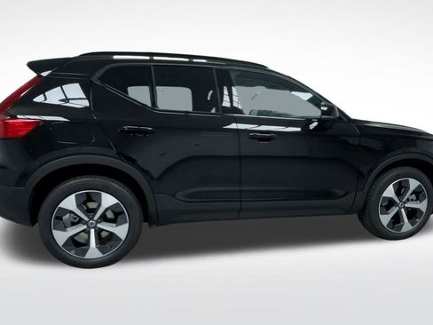New 2026 Volvo XC40 B5 Plus w/ Protection Package Premier image 23