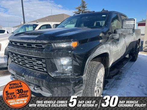 Used 2020 Chevrolet Silverado 2500 Custom w/ Custom Convenience Package image 2