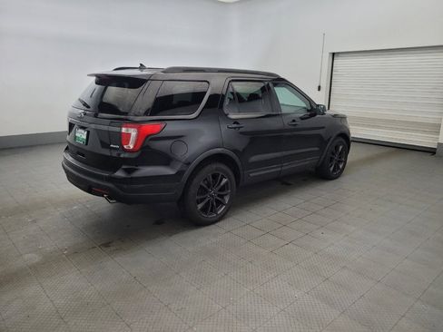 Used 2018 Ford Explorer XLT w/ Equipment Group 202A AWD/4WD image 10