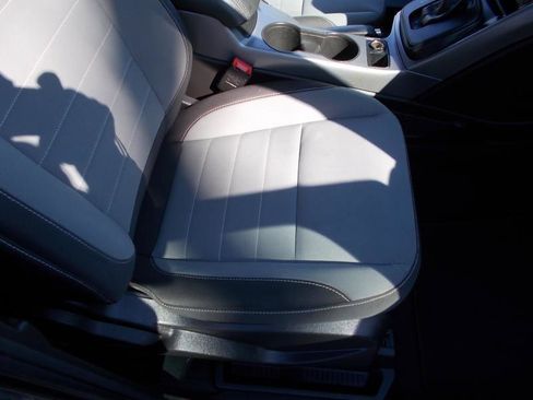 Used 2015 Ford Escape SE w/ Equipment Group 201A image 20