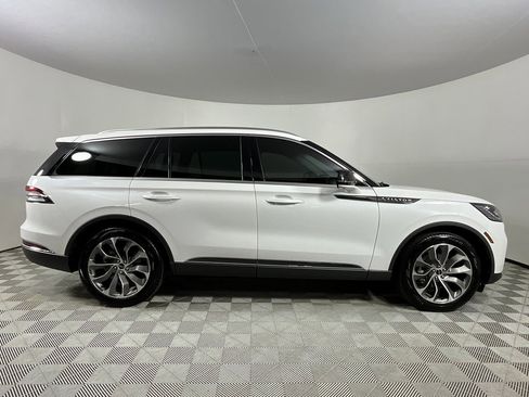 Used 2025 Lincoln Aviator Premiere image 5