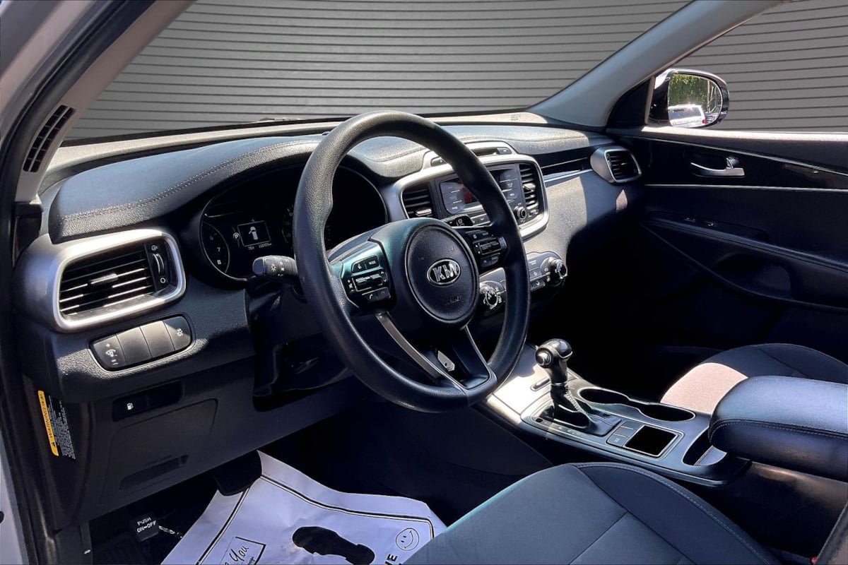 Used 2016 Kia Sorento L FWD image 16