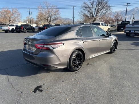 Used 2018 Toyota Camry L image 7