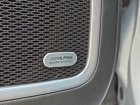 Used 2024 Jeep Compass Latitude w/ Sun and Sound Group AWD/4WD image 20