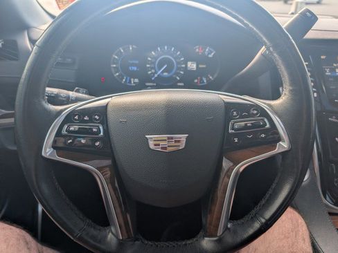 Used 2019 Cadillac Escalade Luxury AWD/4WD image 21