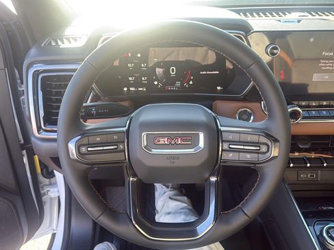 New 2026 GMC Canyon AT4 w/ Technology Plus Package AWD/4WD image 16
